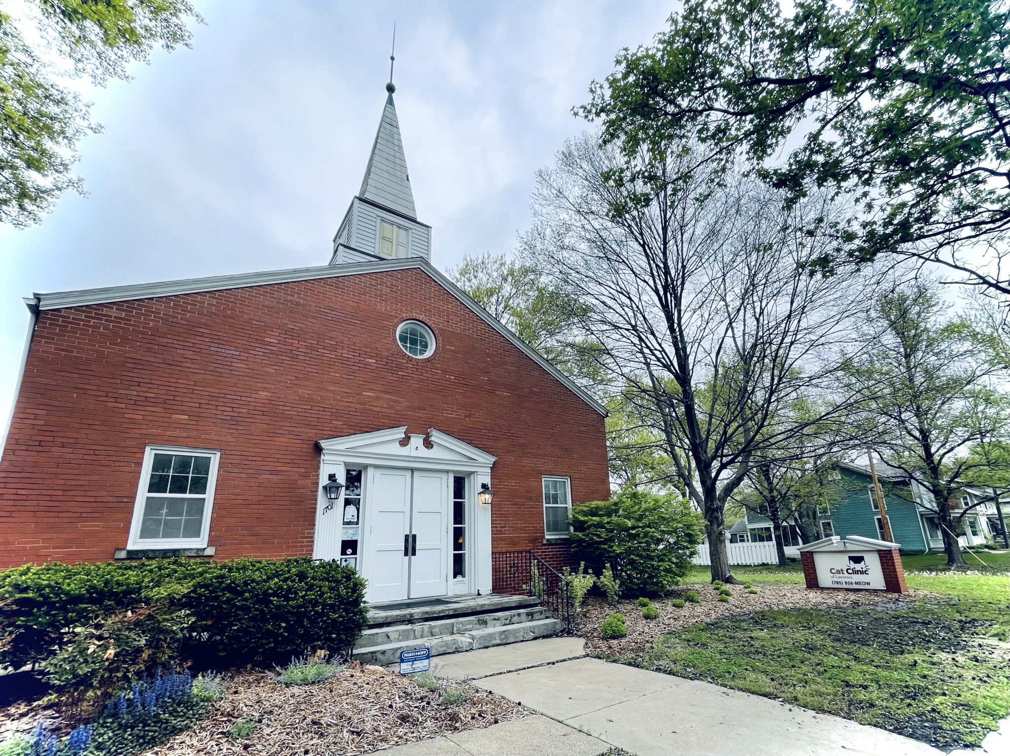 Cat Clinic of Lawrence Veterinarians Jennifer O’Driscoll & Amy Hanson